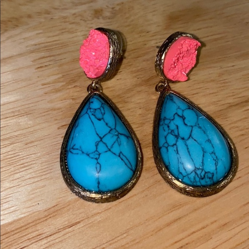 Jewelmint‎ Teardrop Dangle Earrings